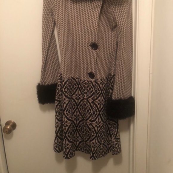 Betsey Johnson Sweatcoat - Picture 2 of 4